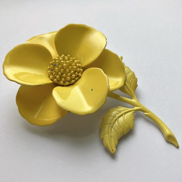 VTG 1960s Brooch Mod Yellow Enameled Metal Flower Power Pin Mid Century Style - Picture 3 of 11